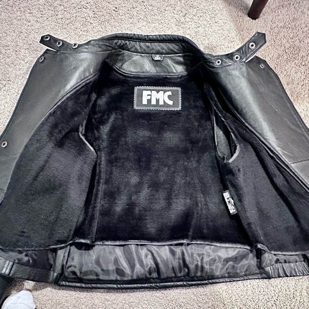 Motorcycle Jacket Size Medium Leather - image 3
